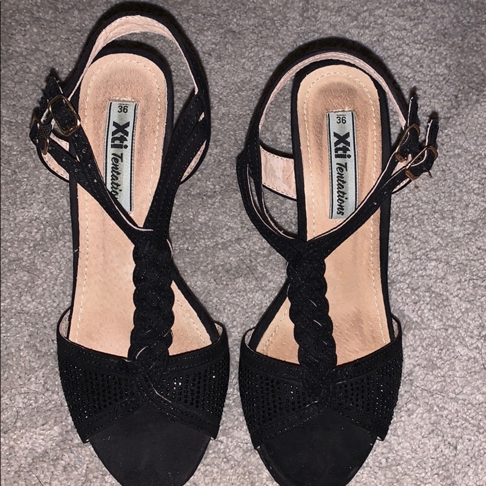 Black heels